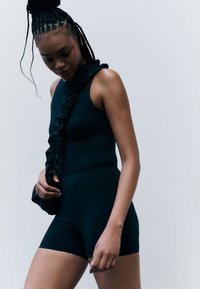 Шорты Шорты