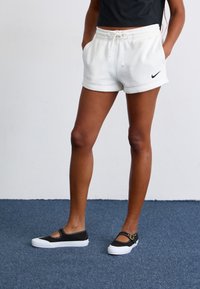 Шорты Шорты