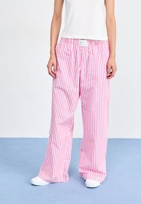 Широкие брюки Широкие брюки