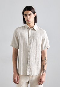 Рубашка с коротким рукавом Рубашка с коротким рукавом