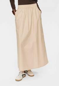 Юбка с накладными карманами Юбка с накладными карманами