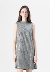 Короткое платье Короткое платье