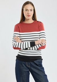 Пуловер в полоску Пуловер в полоску