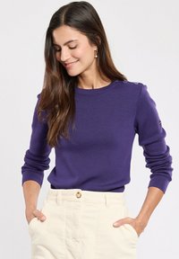 Пуловер в полоску Пуловер в полоску