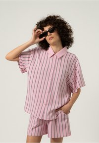 Блузка Блузка