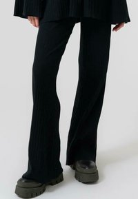 Широкие брюки Широкие брюки