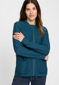 Вязаная кофта Вязаная кофта