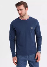 Лонгслив Лонгслив