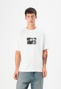 Футболка Футболка