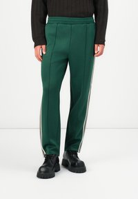 Спортивные штаны Спортивные штаны