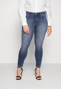 Узкие джинсы Узкие джинсы