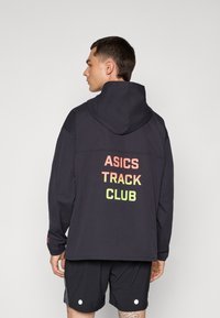 Спортивная куртка Спортивная куртка