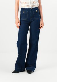 Джинсы Джинсы