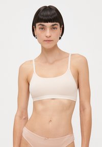 Бюстгальтер Бюстгальтер