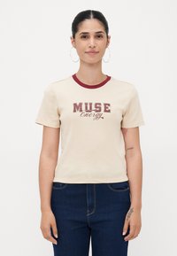 Футболка Футболка