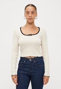 Лонгслив Лонгслив