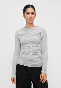 Лонгслив Лонгслив