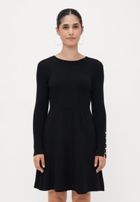 Вязаное платье Вязаное платье