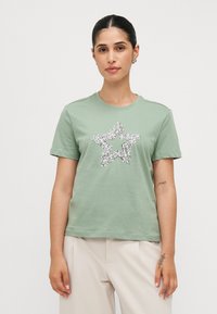 Футболка Футболка