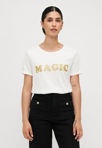 Футболка Футболка