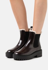 Ботинки челси Ботинки челси