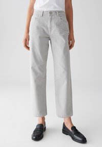 Короткие джинсы Короткие джинсы