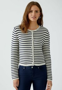 Вязаная кофта Вязаная кофта