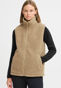 Жилет Жилет