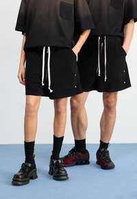 Широкие брюки Широкие брюки