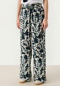 Широкие брюки Широкие брюки