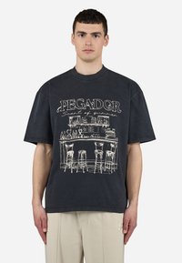 Футболка Футболка