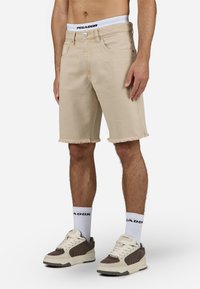 Шорты Шорты