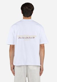 Футболка Футболка