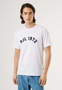 Футболка Футболка