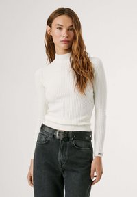 Пуловер Пуловер