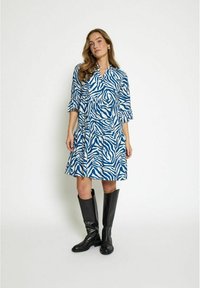 Платье Платье