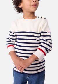 Пуловер Пуловер