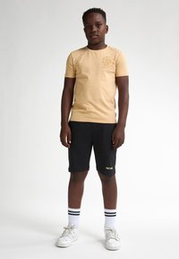 Шорты Шорты