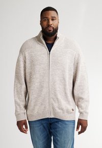 Вязаная кофта Вязаная кофта