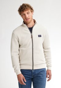 Вязаная кофта Вязаная кофта