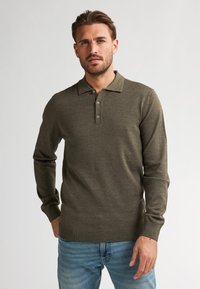 Пуловер Пуловер