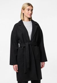 Шерстяное пальто Шерстяное пальто