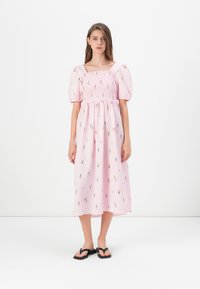 Платье Платье