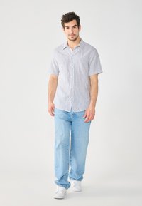 Рубашка с коротким рукавом Рубашка с коротким рукавом