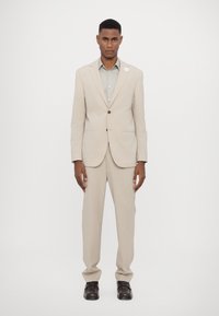 Костюм Костюм