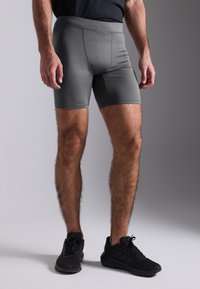 Спортивныве шорты Спортивныве шорты