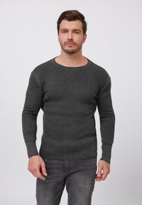 Пуловер Пуловер