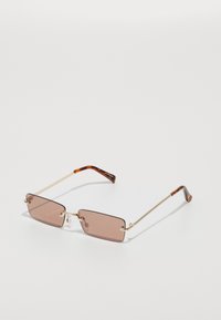 Солнечные очки Солнечные очки