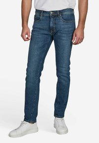 Узкие джинсы Узкие джинсы