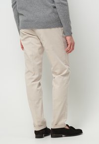 Вельветовые брюки Вельветовые брюки